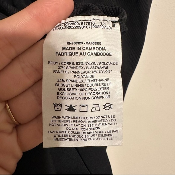 Nike Yoga Dri-FIT Luxe 5" Jumpsuit NWT XL Women’s Black - Picture 8 of 8